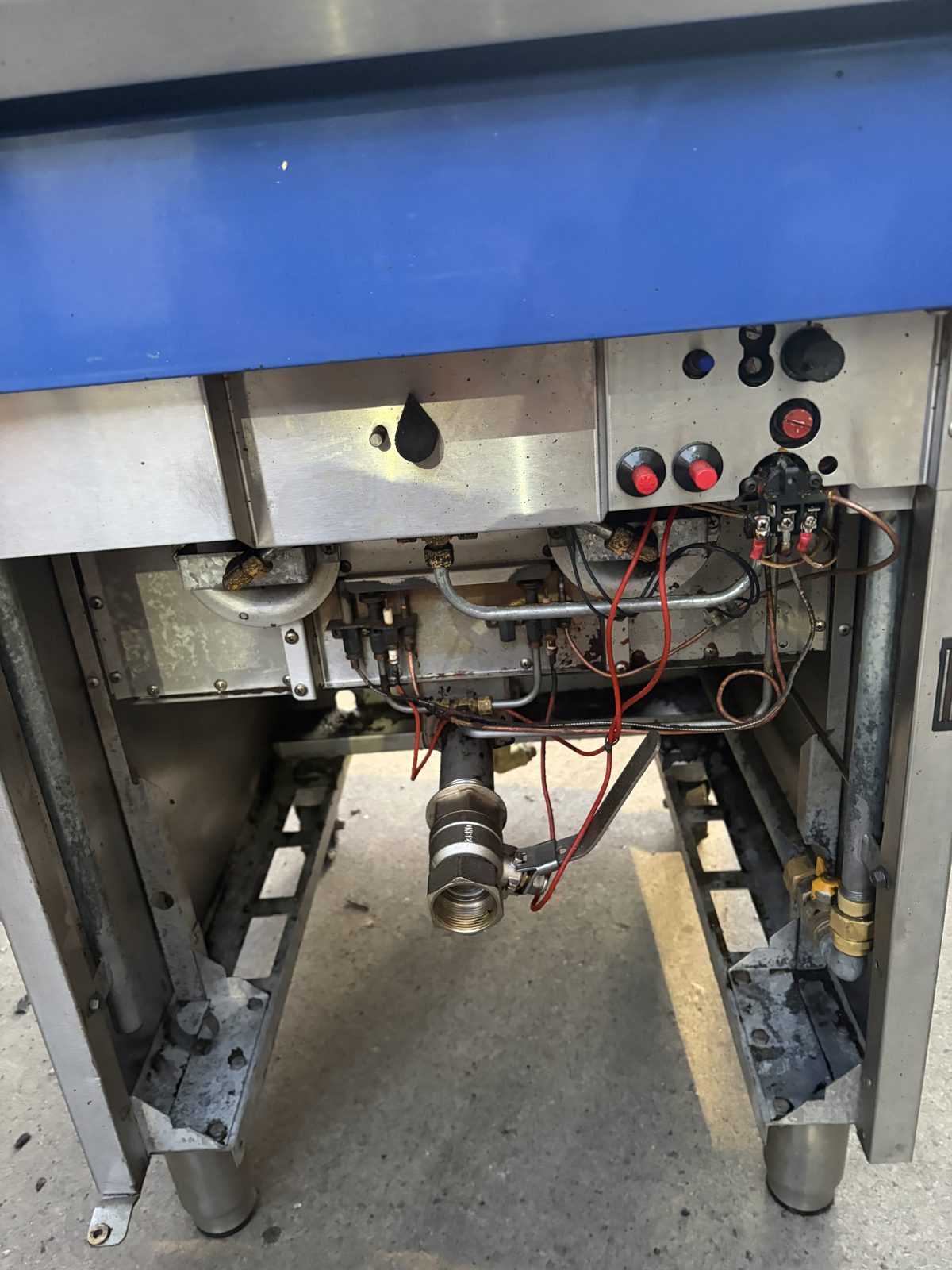 Burner bay, gas train and control panel — after dry ice cleaning