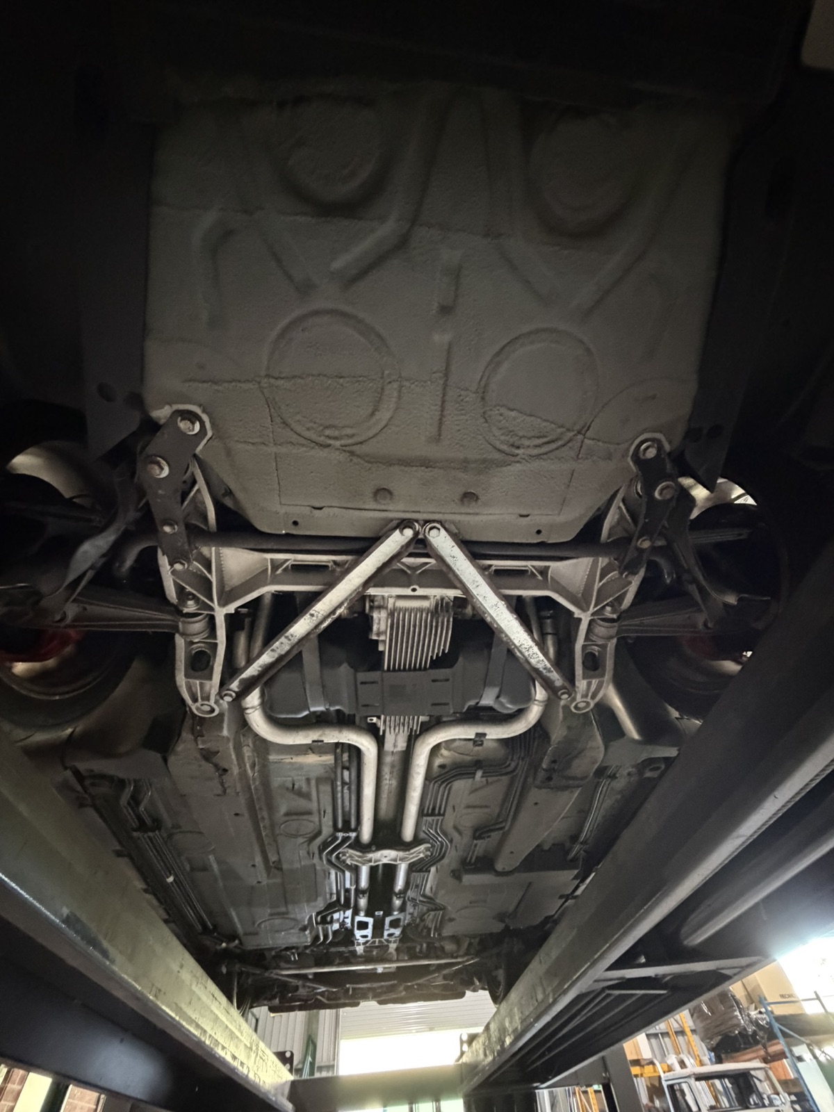 Front subframe, brace and undertray after dry ice cleaning